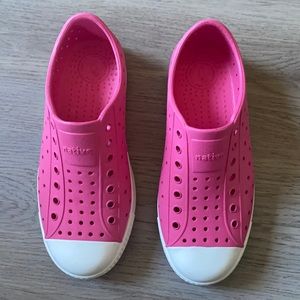 Native Shoes Jefferson kids size J1 pink
